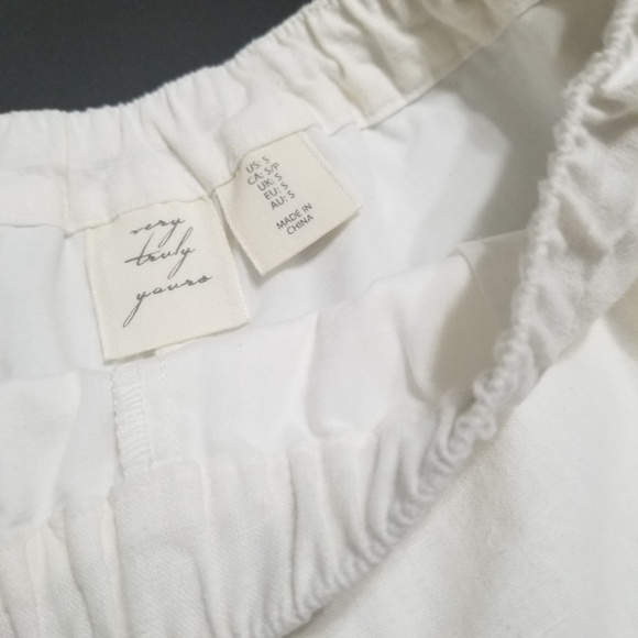 PomPom Shorts - Picture 3 of 3